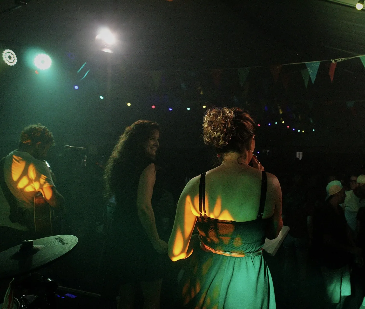 Les chanteuses de Watts Up face au public