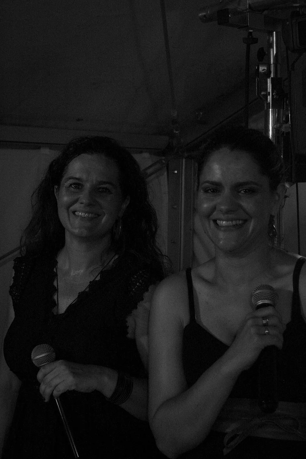 Les chanteurs de Watts Up sur scène